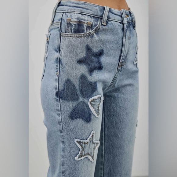 High Rise Stretchy Embroidered Jeans - Picture 5 of 6